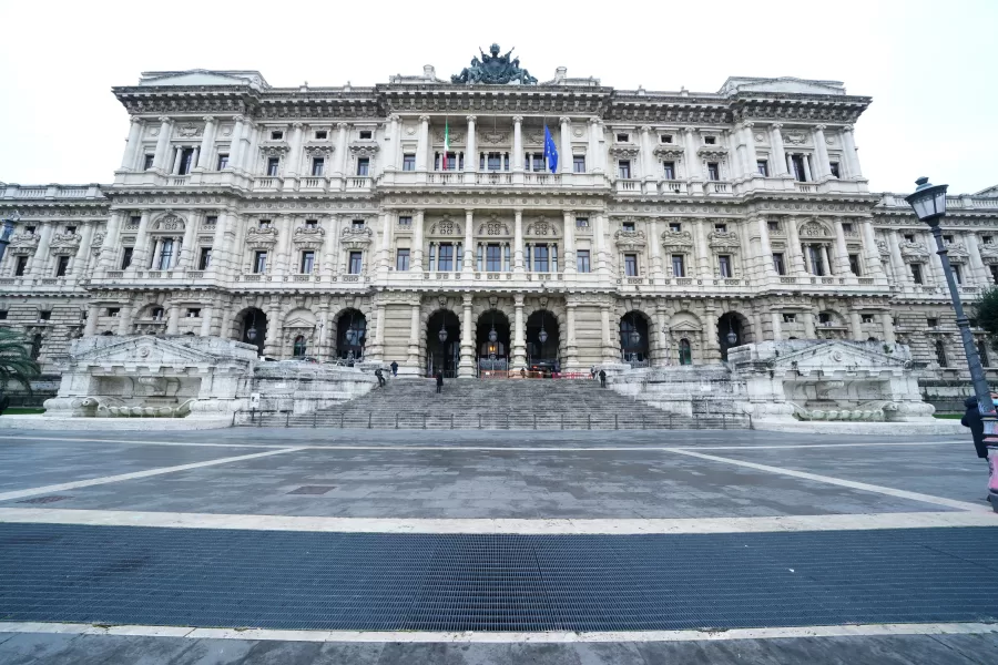 Palazzo della Corte di Cassazione a Roma — difesa penale d'impresa nei gradi di legittimità